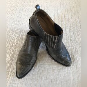 Frye Billie Shooties, Distressed Black, SZ 10